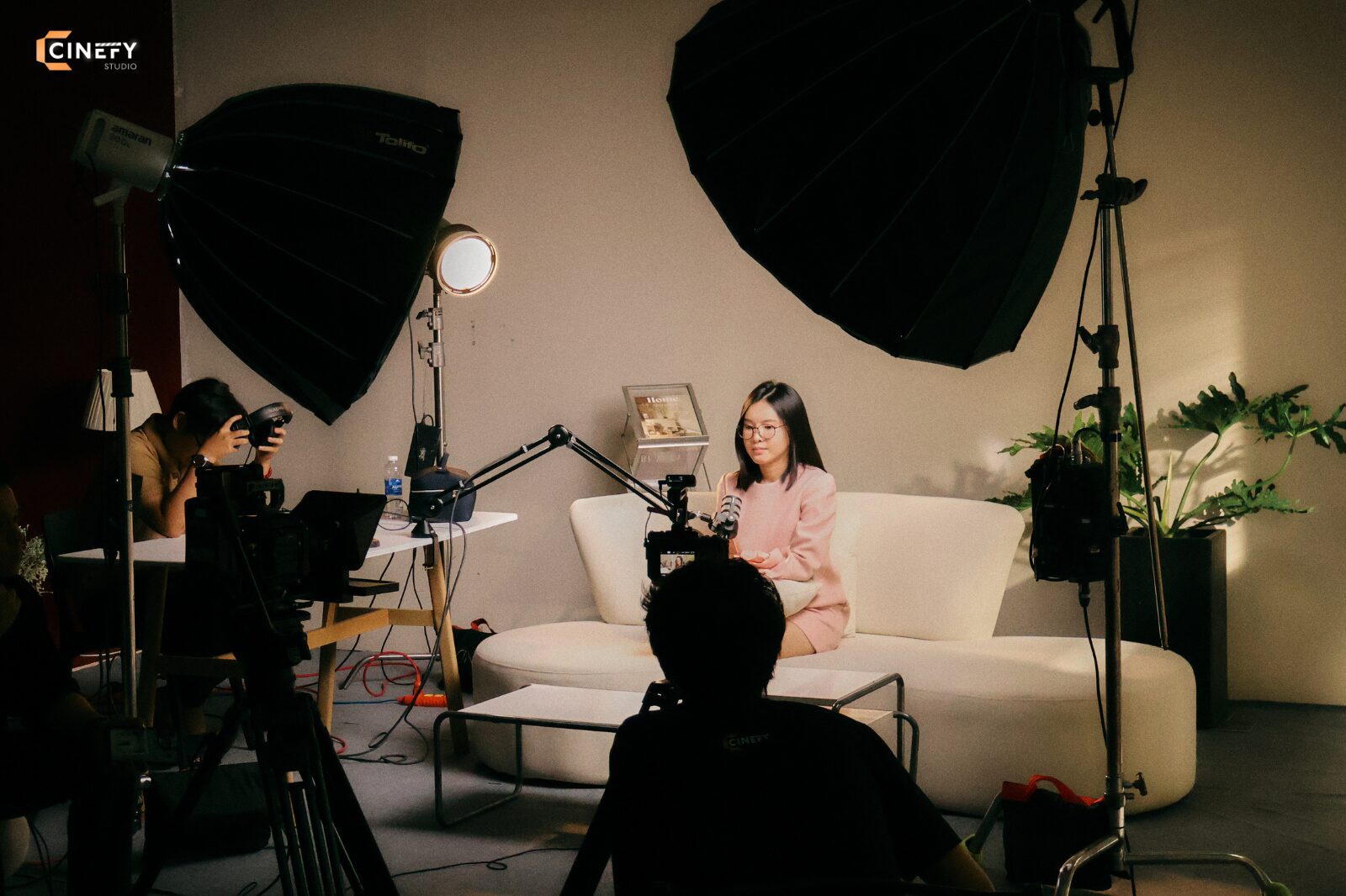 Professional camera, lens & tripod – No need to spend time renting lenses or cameras separately High-quality sound system & microphones Studio rental costs included in the package Teleprompter for script reading support Professional Camera – Audio – Lighting support crew