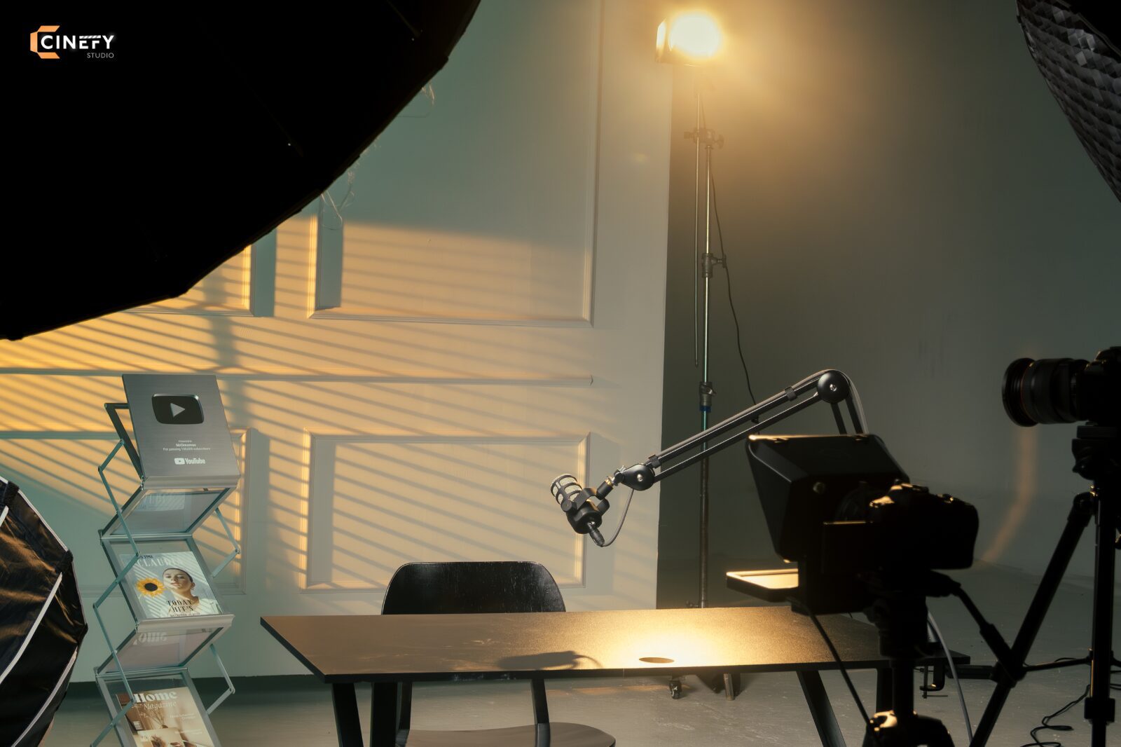 Professional video & audio podcasts Interview videos, talk shows, head-talking videos. YouTube, TikTok, Reels content Brand advertising videos Corporate internal training videos Content for KOLs and Creators