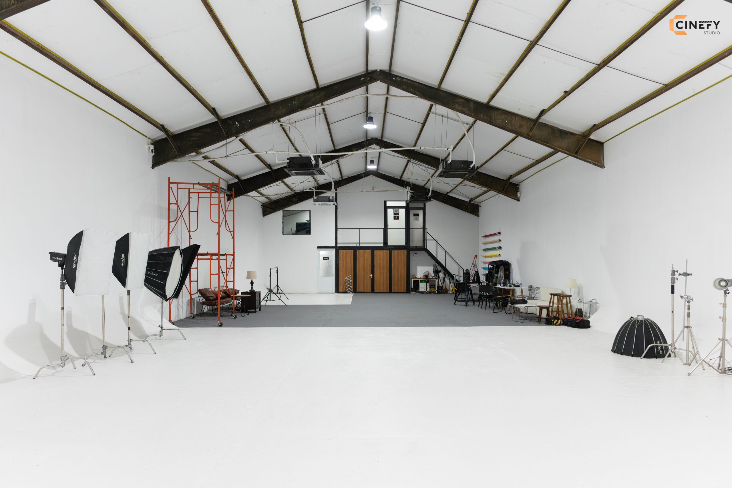 Rental House for film equipment with the most competitive prices in the Da Nang market.