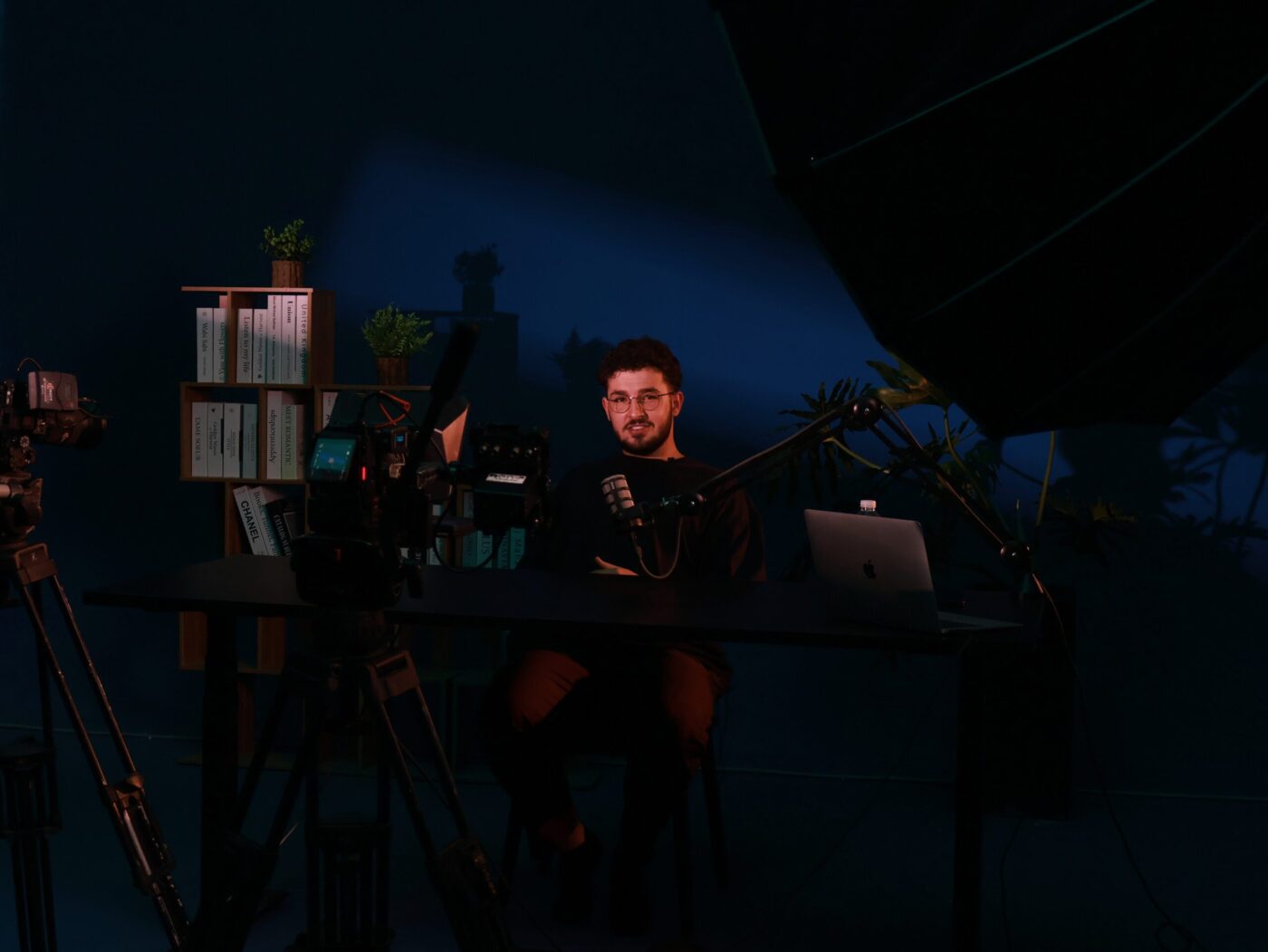 Behind the scenes of video production at CINEFY studio