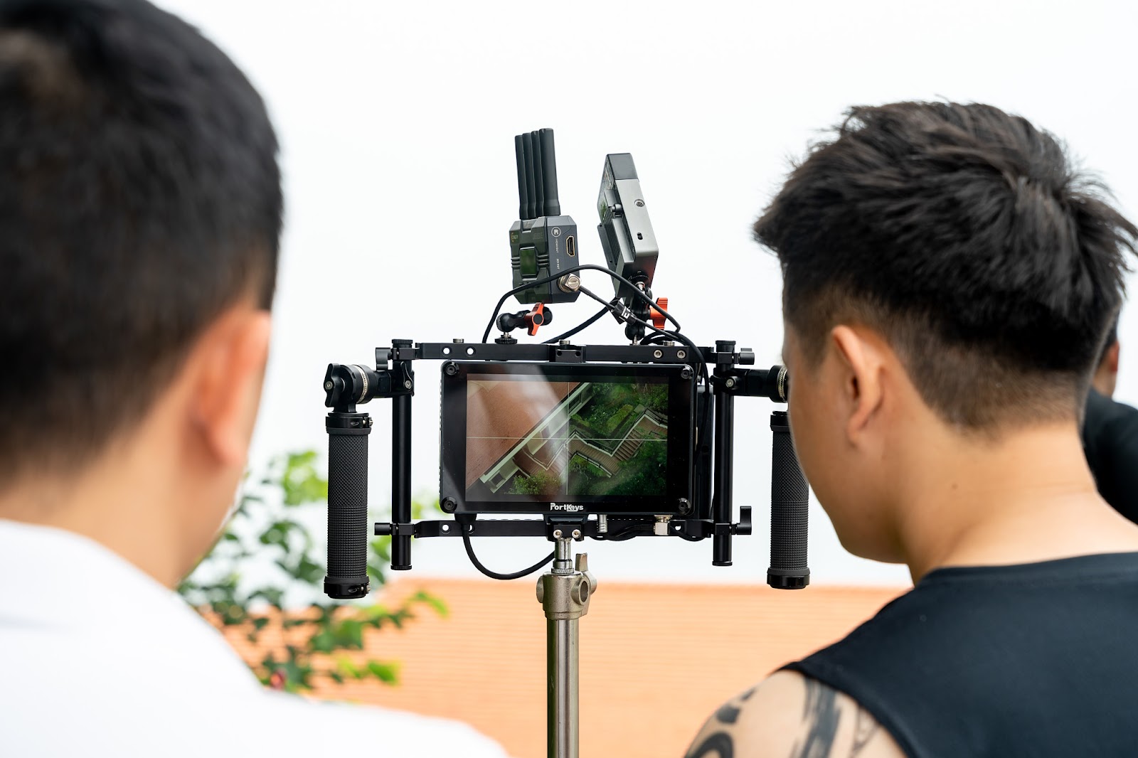 Corporate video Da Nang, cinema camera one shoot many cuts