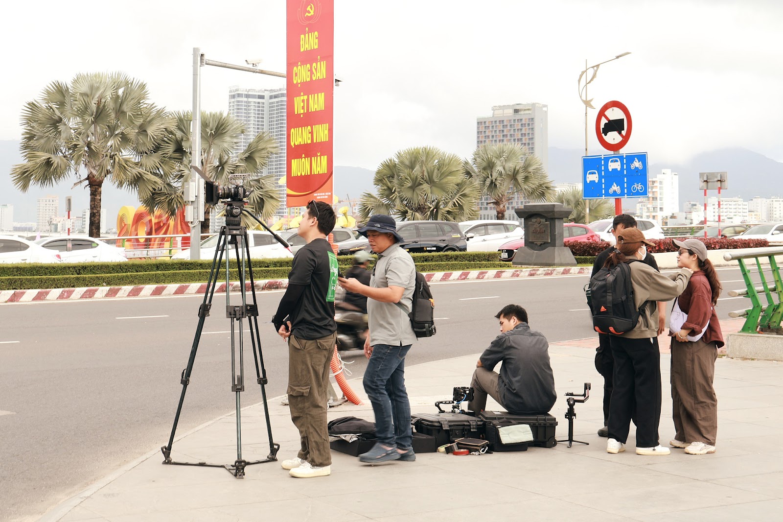 Production crew on a multi-day shoot in Da Nang using camera rental gear from CINEFY.