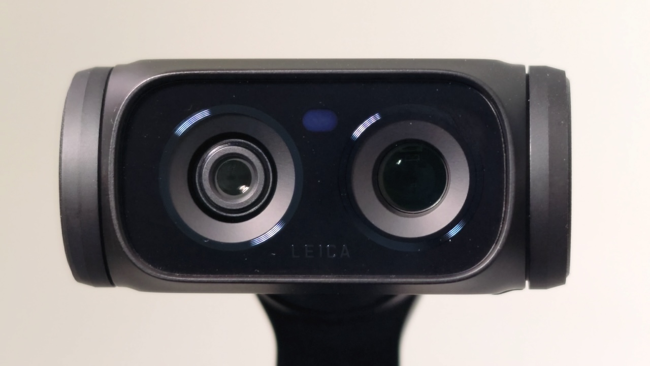 Insta360 Luna Ultra with its two Leica lenses and the detachable screen